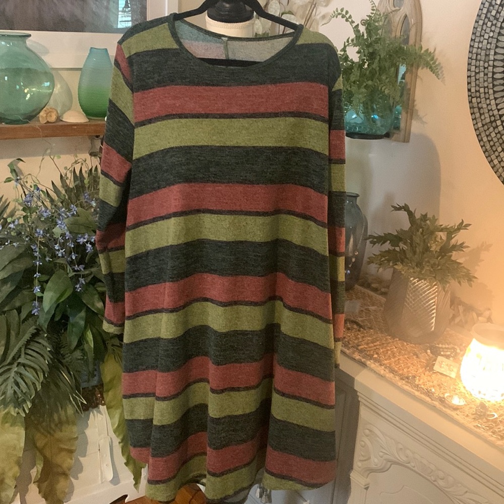 Curvy tunic size 5X with pocket